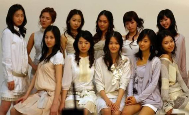 Слева направо I: Ли Хван-Хи, Ким Хе-Йон, Ким Тэ-Йон, Джессика Юнг, Пак Со-Йон, Хео Чан-Ми